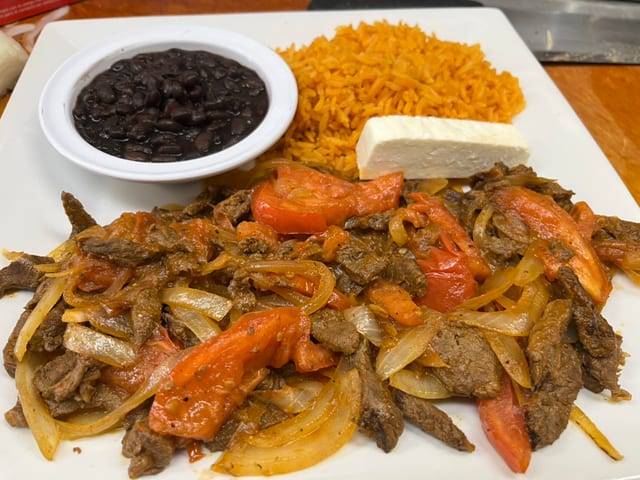Bistec A La Mexicana.
