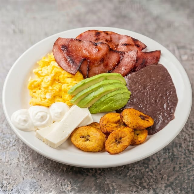 Desayuno Típico.